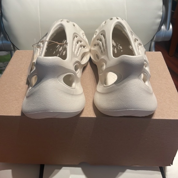 Adidas Yeezy Foam RNR “Sand” Size 13 mens - Picture 6 of 7